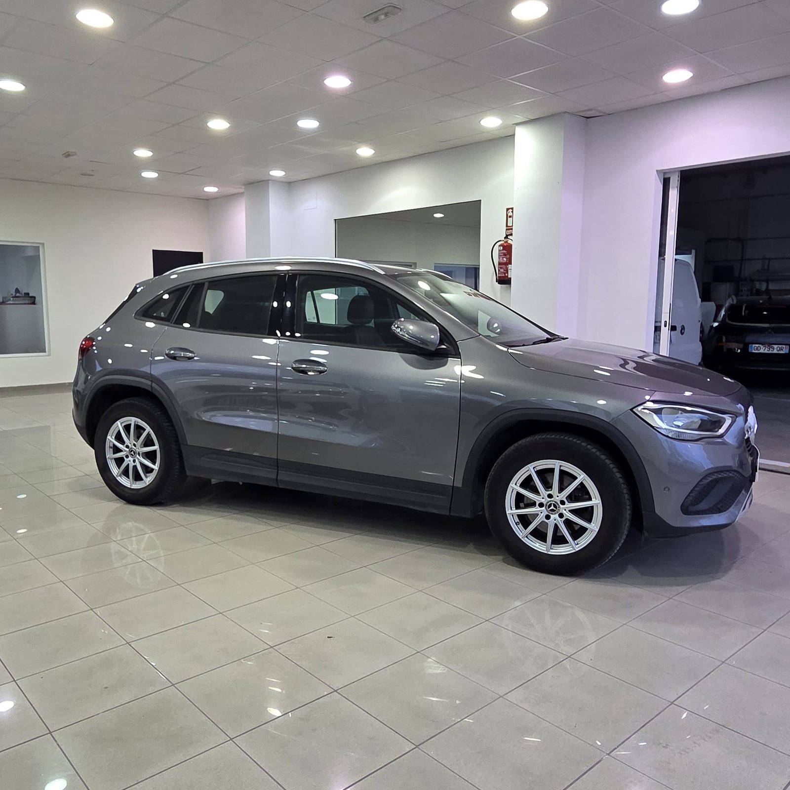 Mercedes-Benz GLA 180d Business Solution 115CV